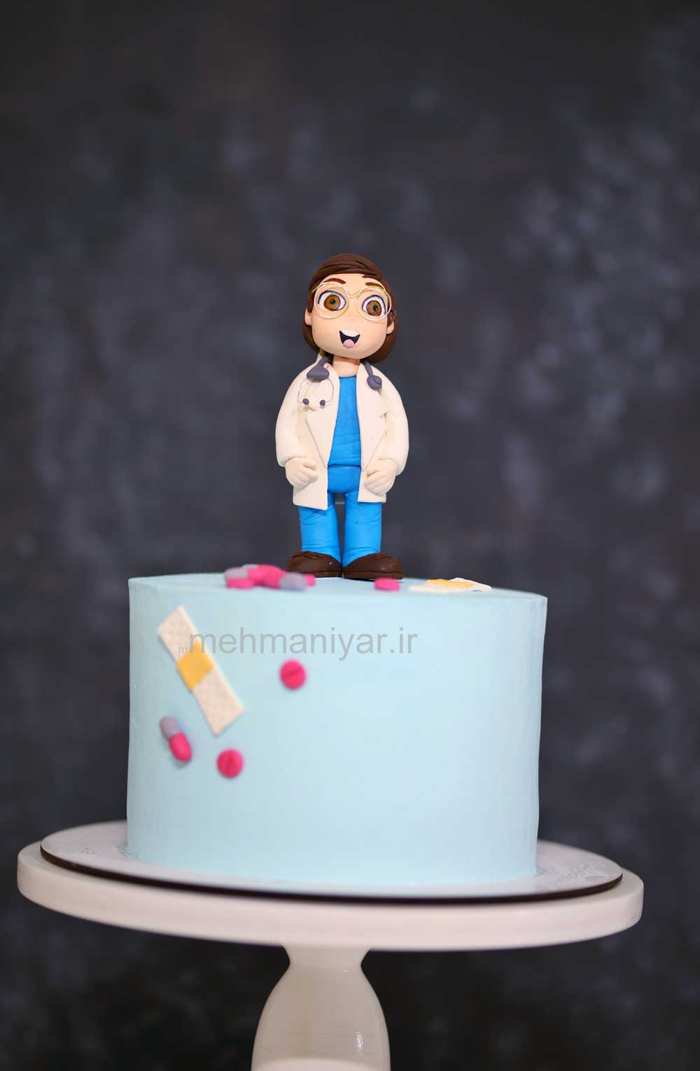 کیک پزشک شاد